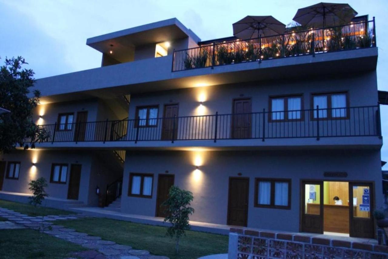 Hotel Artesanos 11 By Rotamundos Tepoztlán Exterior foto